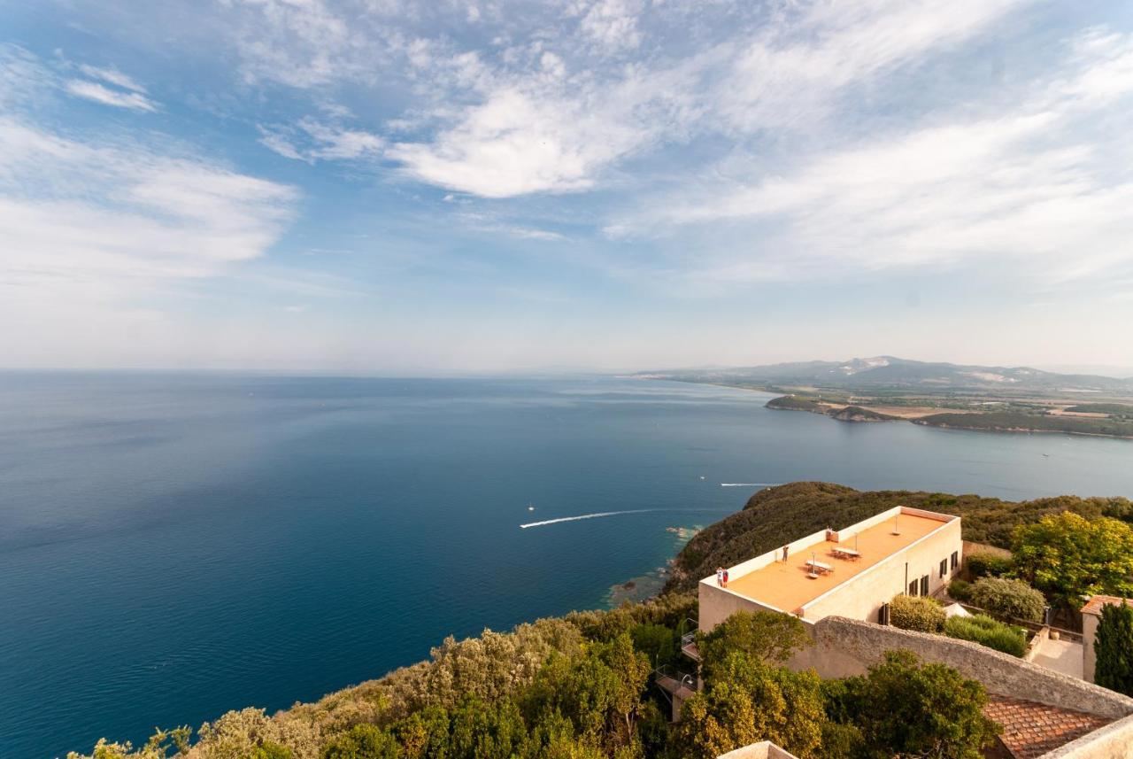 Castello Di Populonia Villa A Mare Kültér fotó